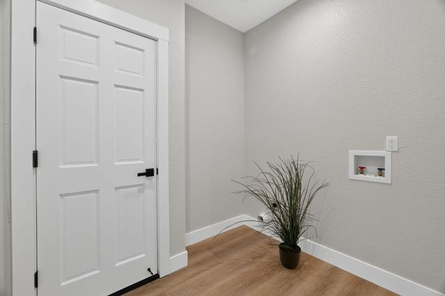 1217 San Simeon Dr, Roseville, CA 95661