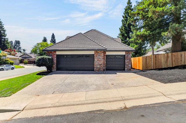 1217 San Simeon Dr, Roseville, CA 95661