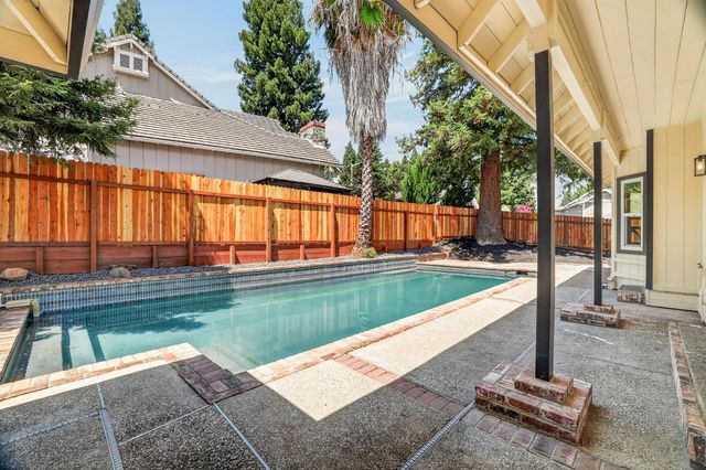1217 San Simeon Dr, Roseville, CA 95661