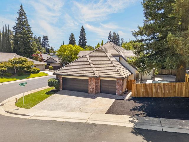 1217 San Simeon Dr, Roseville, CA 95661