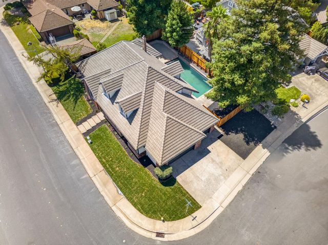 1217 San Simeon Dr, Roseville, CA 95661