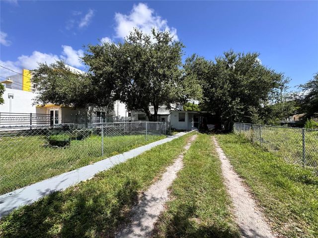 1613-1615 NW 45th St, Miami, FL 33142