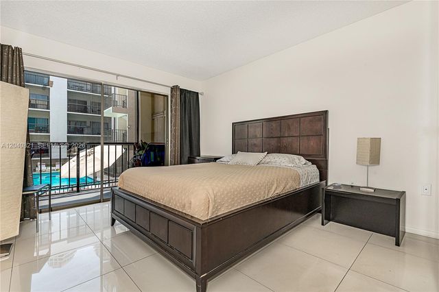 201 178th Dr 215, Sunny Isles Beach, FL 33160