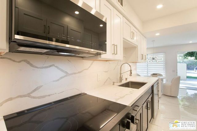 1100 E Amado Road 13C1, Palm Springs, CA 92262