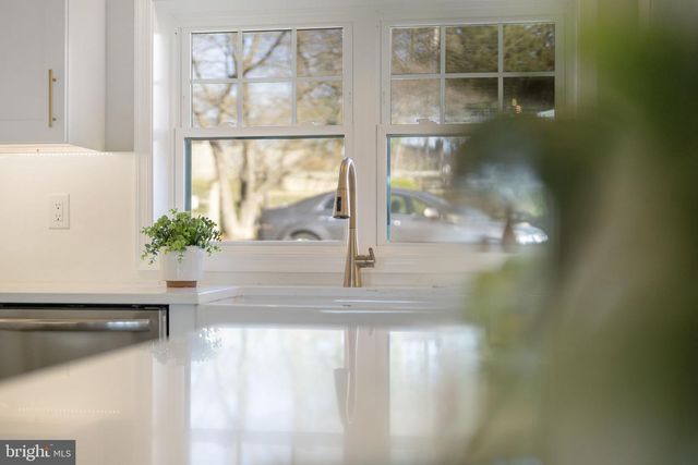 499 COLLINS DR, Springfield, PA 19064