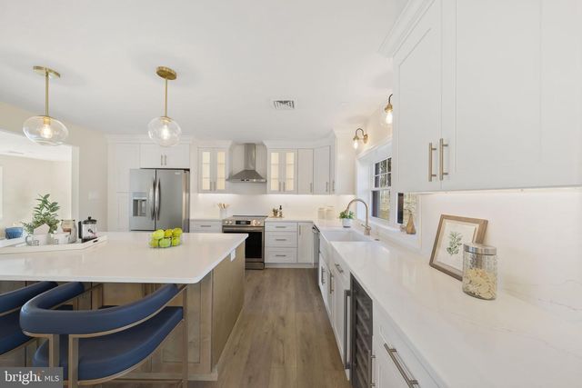 499 COLLINS DR, Springfield, PA 19064