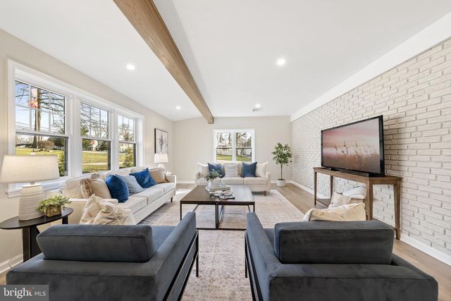 499 COLLINS DR, Springfield, PA 19064