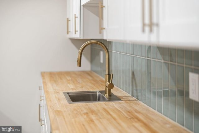 499 COLLINS DR, Springfield, PA 19064