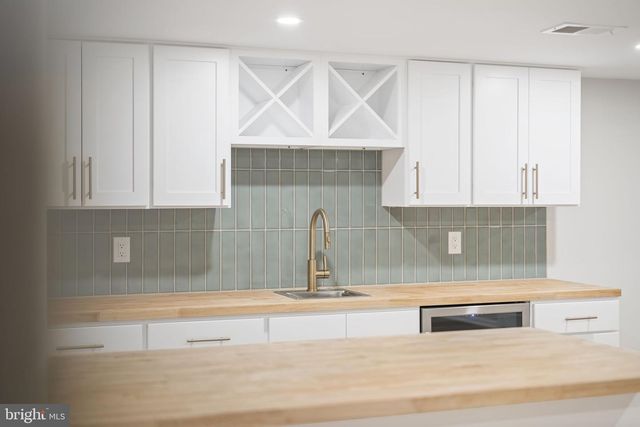 499 COLLINS DR, Springfield, PA 19064