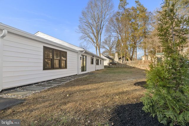 499 COLLINS DR, Springfield, PA 19064