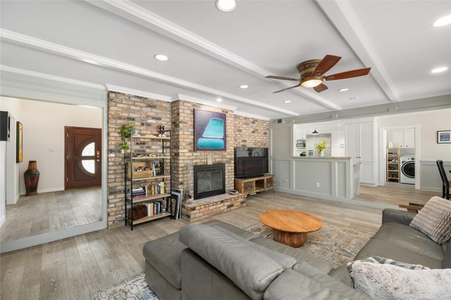2030 Willowmoss Court, Houston, TX 77008