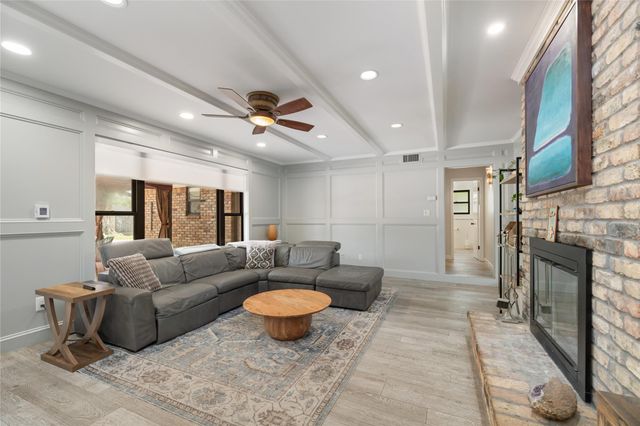 2030 Willowmoss Court, Houston, TX 77008