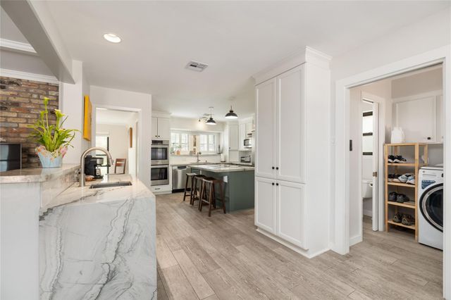 2030 Willowmoss Court, Houston, TX 77008