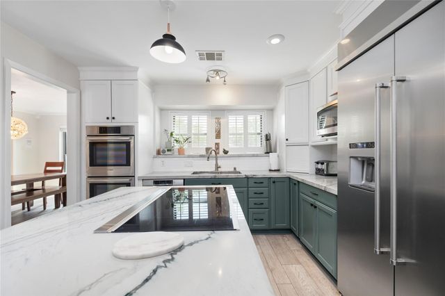 2030 Willowmoss Court, Houston, TX 77008
