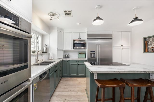 2030 Willowmoss Court, Houston, TX 77008