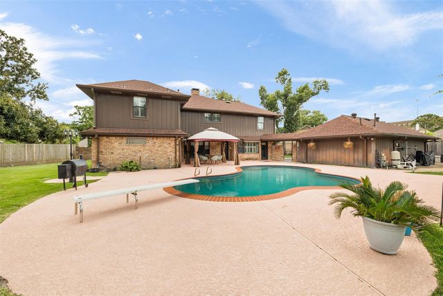 2030 Willowmoss Court, Houston, TX 77008