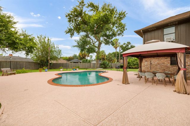 2030 Willowmoss Court, Houston, TX 77008