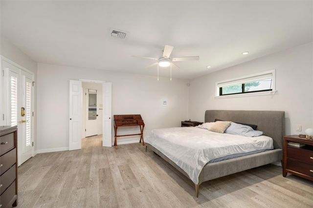 2030 Willowmoss Court, Houston, TX 77008