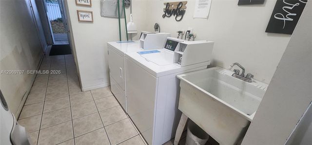 1555 N 12th Court 8B, Hollywood, FL 33019