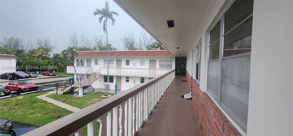 1555 N 12th Court 8B, Hollywood, FL 33019