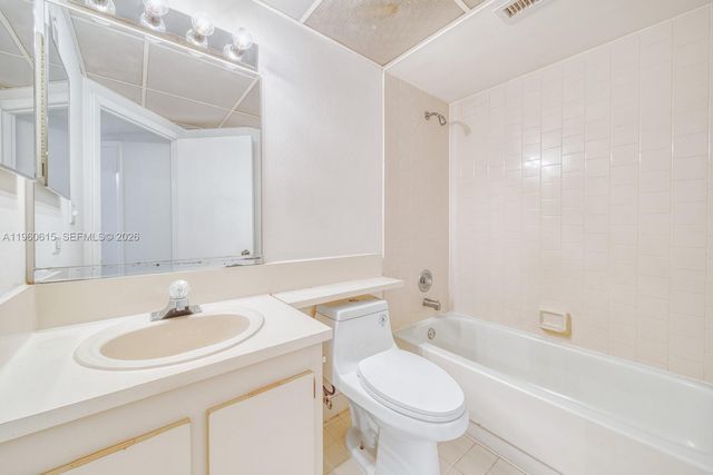 8290 Lake Dr 236, Doral, FL 33166