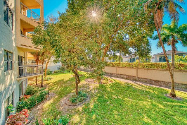 8290 Lake Dr 236, Doral, FL 33166