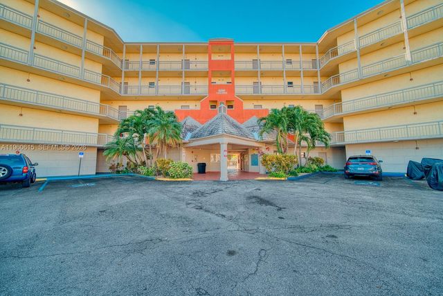 8290 Lake Dr 236, Doral, FL 33166