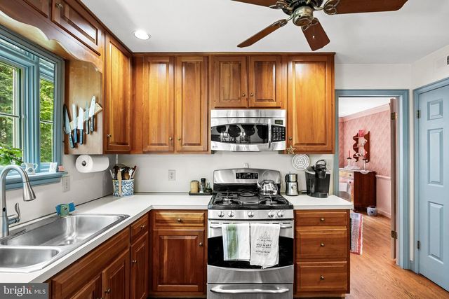 181 FOXWOOD DR, Moorestown, NJ 08057