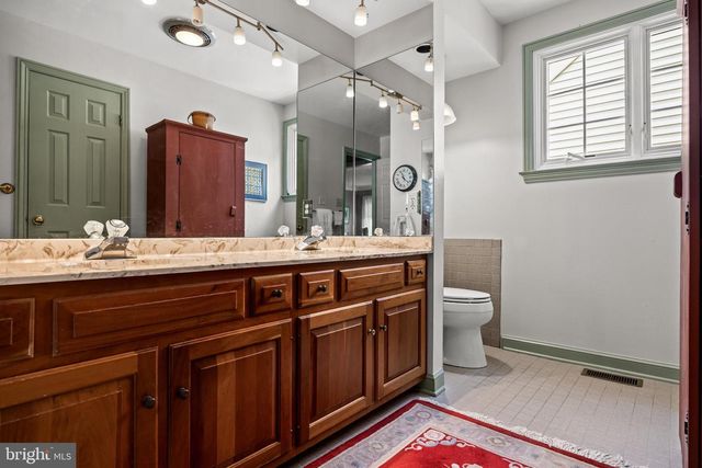 181 FOXWOOD DR, Moorestown, NJ 08057