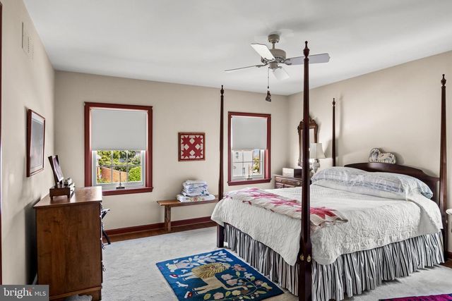 181 FOXWOOD DR, Moorestown, NJ 08057