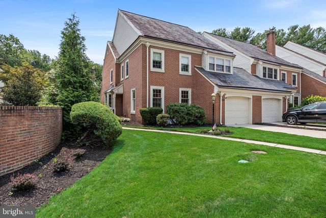 181 FOXWOOD DR, Moorestown, NJ 08057