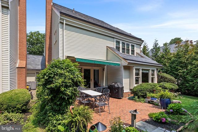 181 FOXWOOD DR, Moorestown, NJ 08057