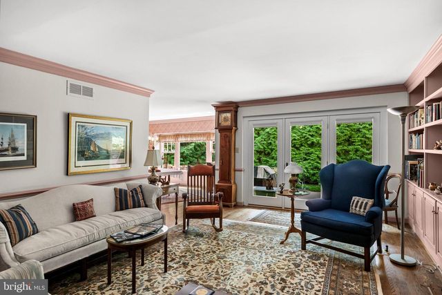 181 FOXWOOD DR, Moorestown, NJ 08057