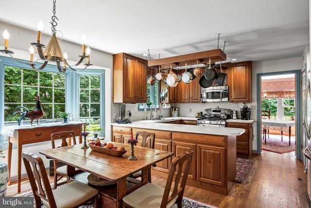 181 FOXWOOD DR, Moorestown, NJ 08057