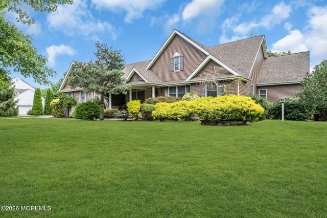 2303 Donna Dee Court, Toms River, NJ 08755