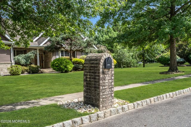2303 Donna Dee Court, Toms River, NJ 08755
