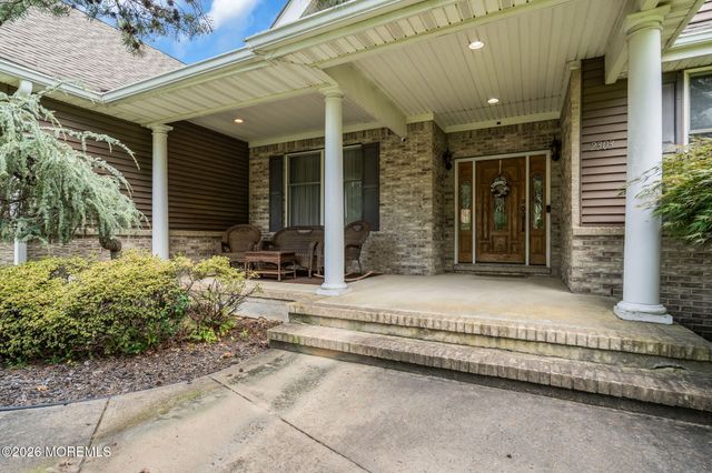 2303 Donna Dee Court, Toms River, NJ 08755