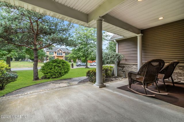 2303 Donna Dee Court, Toms River, NJ 08755