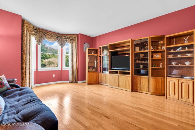 2303 Donna Dee Court, Toms River, NJ 08755