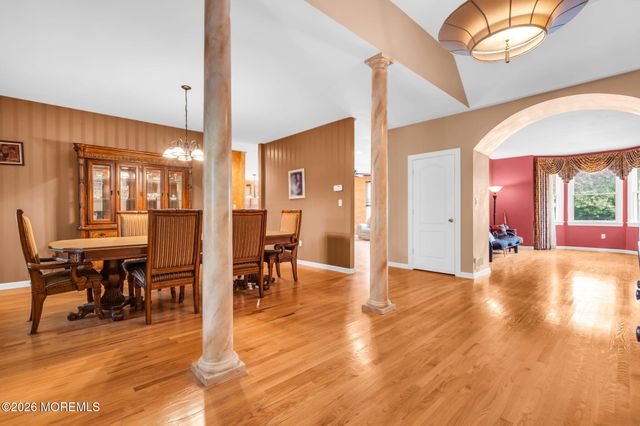 2303 Donna Dee Court, Toms River, NJ 08755