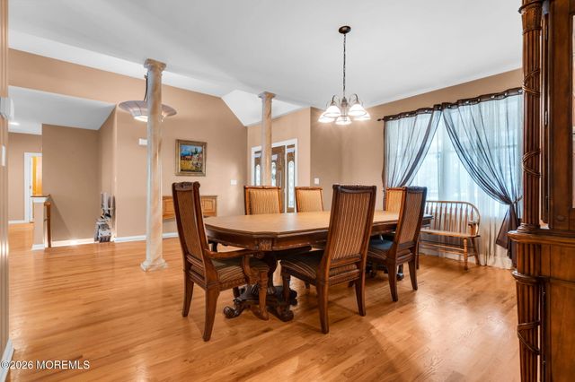 2303 Donna Dee Court, Toms River, NJ 08755