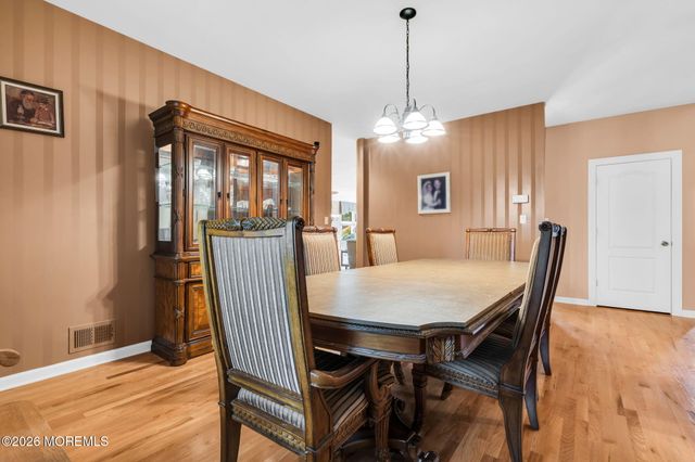 2303 Donna Dee Court, Toms River, NJ 08755