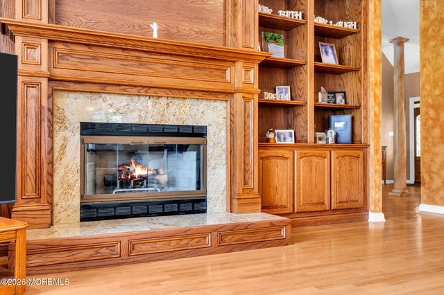 2303 Donna Dee Court, Toms River, NJ 08755