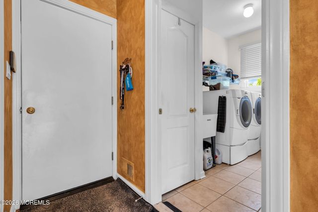 2303 Donna Dee Court, Toms River, NJ 08755