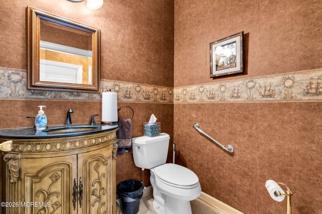 2303 Donna Dee Court, Toms River, NJ 08755