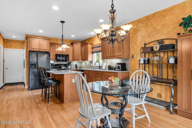 2303 Donna Dee Court, Toms River, NJ 08755