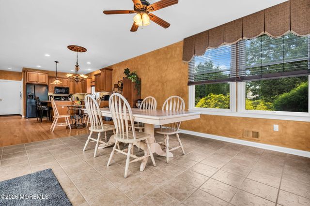 2303 Donna Dee Court, Toms River, NJ 08755