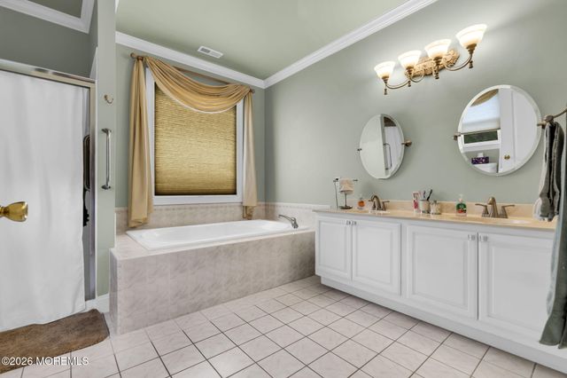 2303 Donna Dee Court, Toms River, NJ 08755