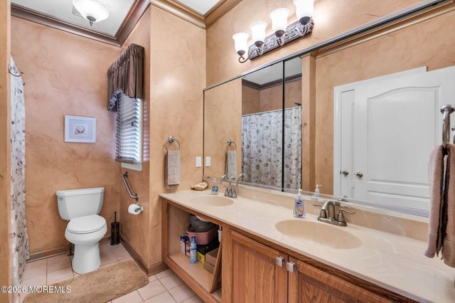 2303 Donna Dee Court, Toms River, NJ 08755