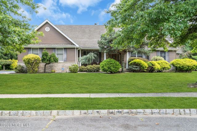 2303 Donna Dee Court, Toms River, NJ 08755